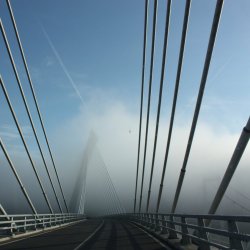 Pont de Terenez, sur la route de Crozon. - jpg 